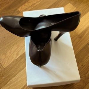 Calvin Klein Vida Chocolate Brown Pumps size 8.5
